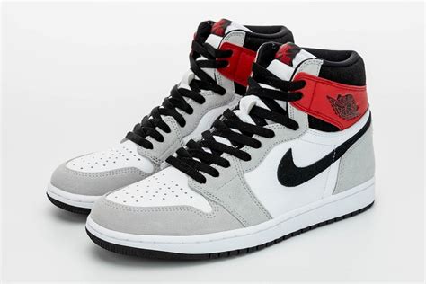 Nike Air Jordan 1 Retro High Smoke Grey Red Kingwalk