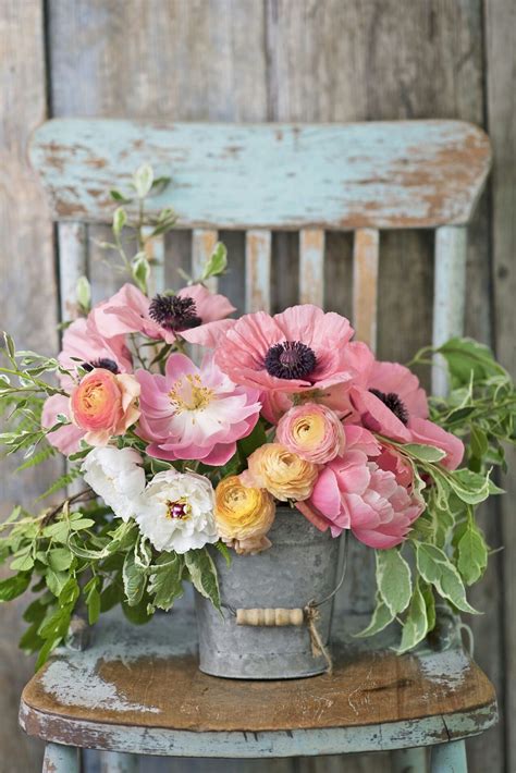 Pin By Melpo Siouti On Floral Farmhouse Easter Flower Arrangements