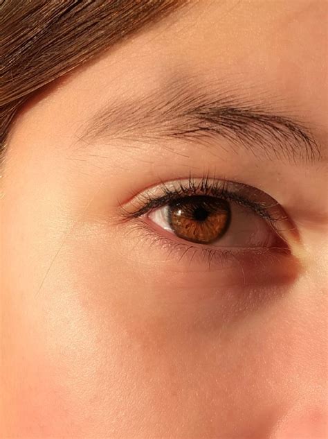 How To Describe Beautiful Brown Eyes