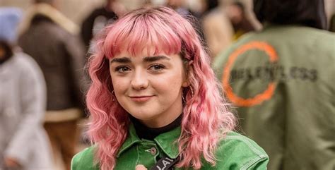 Maisie Williams Is All Smiles While Showing Off Her Pink Hair Maisie