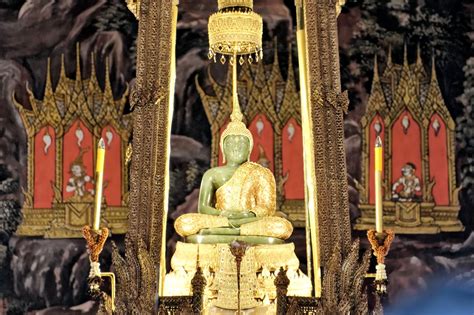 Wat Phra Kaew In Bangkok Discover The Temple Of The Emerald Buddha