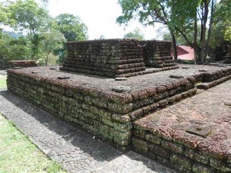 By esther chung — 02 dec 2013, 11:46 am — updated about 7 years ago. candi sg batu - Foto di Lembah Bujang Archaeological ...