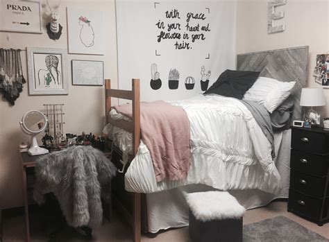 Tapi ini nggak berarti kamar kostmu bakal jadi tempat yang membosankan. Dekorasi Kamar Kost Low Budget | CV. Arsitek Indo Kontraktor