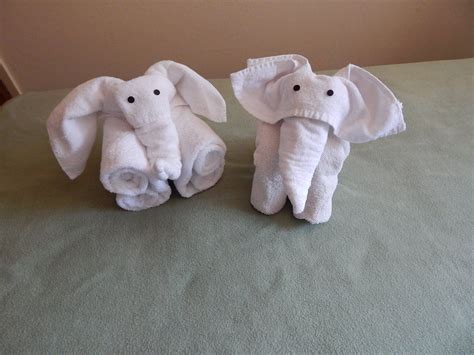 2 Ways To Fold Elephants Towel Animals How To Fold Towels Towel