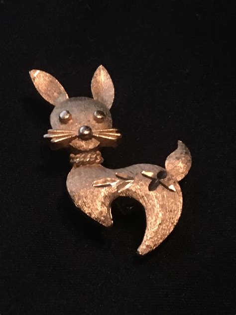 Vintage Mamselle Brushed Gold Tone Cat Brooch Pin Gem