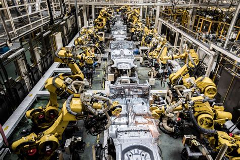Teaming Humans With Robotic Ai Will Remake Modern Manufacturing