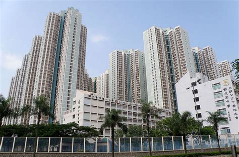Include (or exclude) self posts. 「賢學思政」旺角設街站 警舉藍旗拘捕召集人王逸戰-香港商報