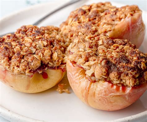 The preferred use for honeycrisp apples is for eating and salads, but these apples are also good for applesauce and baking. Delicious Baked Honey Crisp Apples with Raspberry Filling ...