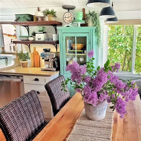 10 Ways To Create A Charming Cottage Style Kitchen