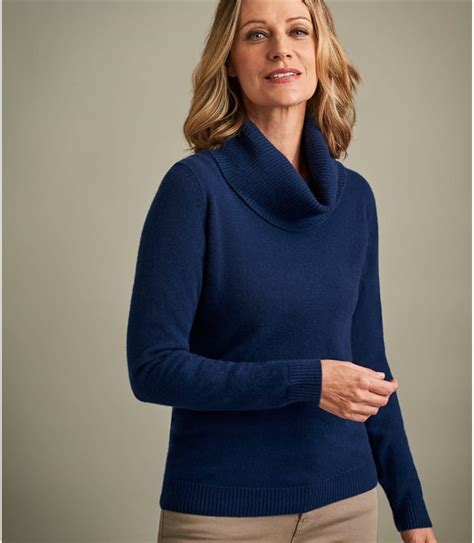 Découvrez notre nouvelle sélection de pulls à col roulé pour femme femme sur uniqlo en ligne. Bleu nuit | Pull à col boule - Femme - Pur Cachemire ...