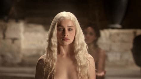 M R Ng Emilia Clarke K Chuy N B P Nude Ng C Nh N Ng Trong Game Of Thrones T I