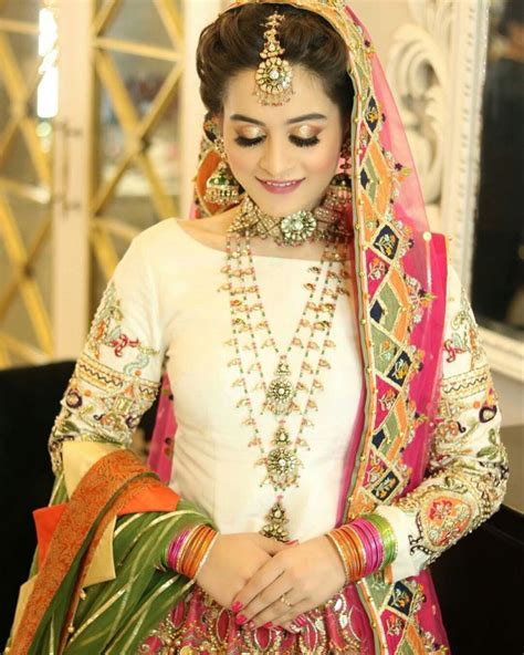 Pakistani Celebrities Mehndi Dresses And Make Up Pakistani Bridal