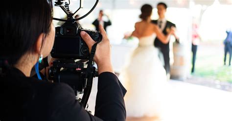 8 Things Wedding Photographers Really Wish Youd Stop Asking For