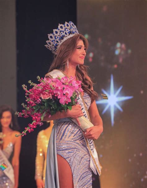 Isabella Garc A Manzo Es Coronada Como Miss El Salvador Diario El Salvador