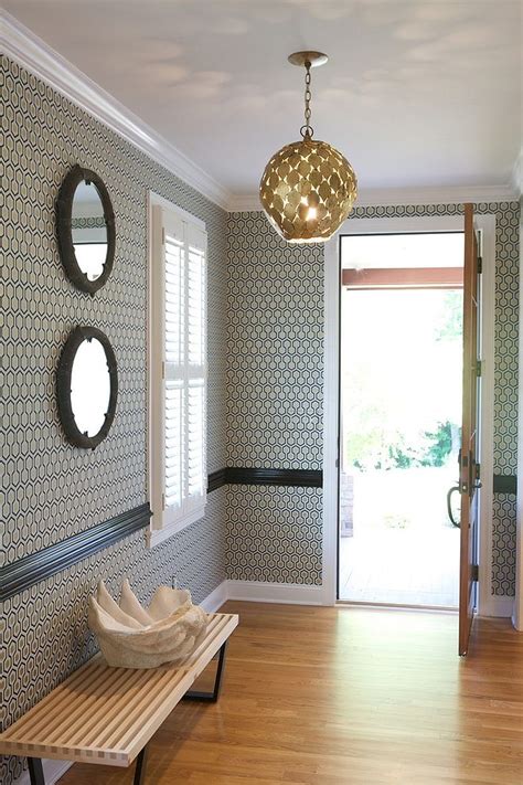 25 Gorgeous Entryways Clad In Wallpaper Hallway Wallpaper Small