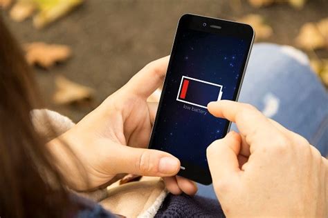 tips hemat baterai smartphone saat traveling travel diva