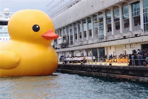 Giant Rubber Duck By Florentijn Hofman Freeyork