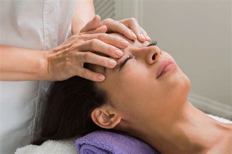 indian head massage or champissage integrative massage therapy