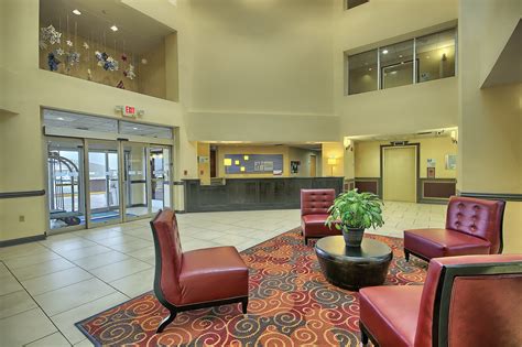 Grove City Holiday Inn Express And Suites Lobby