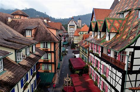 Skyscanner vertailee parhaita matkasivustoja ja tarjoaa sinulle tämän sijainnin edullisimmat hotellihinnat: Trip to Bukit Tinggi Malaysia - Berjaya Hills: Colmar ...