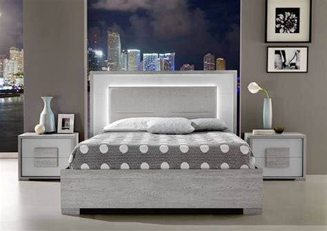 1 Contemporary Furniture Lia Italian Bedroom Set