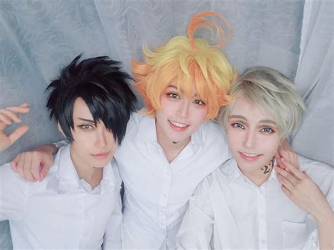 The Promised Neverland Emma Cosplay In 2021 Cosplay Anime Cosplay