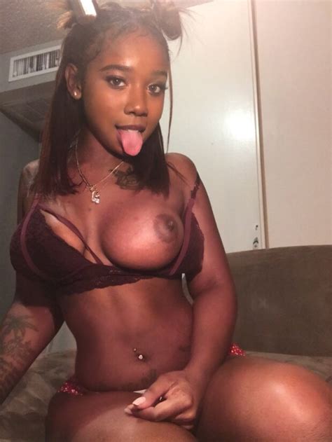 Cute Black Woman Flashing Her Big Tits Beachrunner
