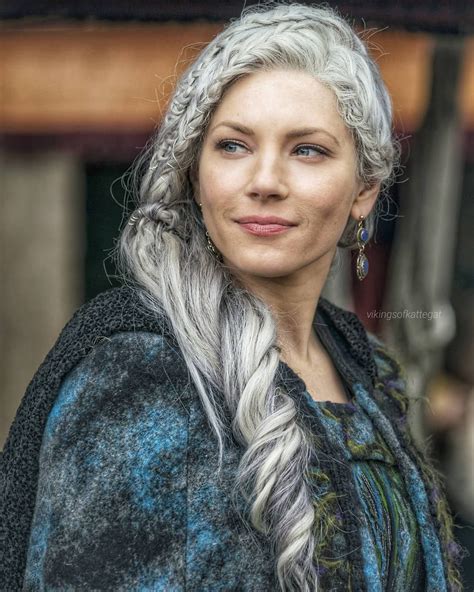 Lagertha katheryn winnick vikings canadian actresses belleza natural star wars most beautiful women ontario how to look better movies. Katheryn Winnick plays Lagertha so good! shes a true Viking! | Viking hair, Vikings lagertha ...