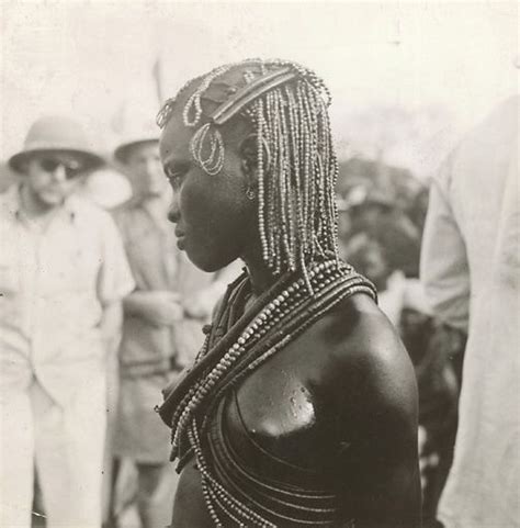 Danseuse De La Région De Mobaye Oubangui Jeune — Vintage Black Beauties African Beauty