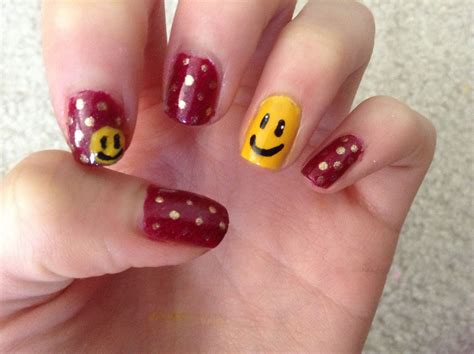 Smiley Face Nails Design Template