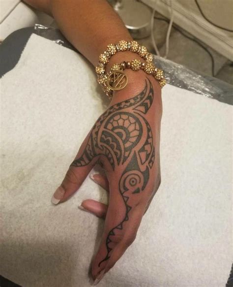 The origin of such intricate tattoo designs is sort of exciting. hawaiian tattoos and what they mean #Hawaiiantattoos in ...