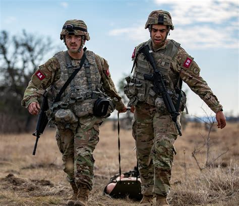 New York Army Guard Medics Compete Against The Armys Best National