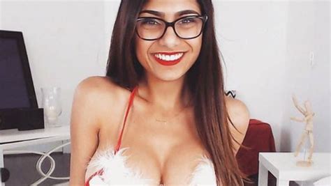 Mia Khalifa Salary Net Worth Claims She Made Only 12000 Doing Porn The Cairns Post