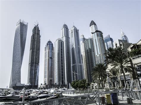 Daredevil Snaps From The Tallest Residential Building In The World