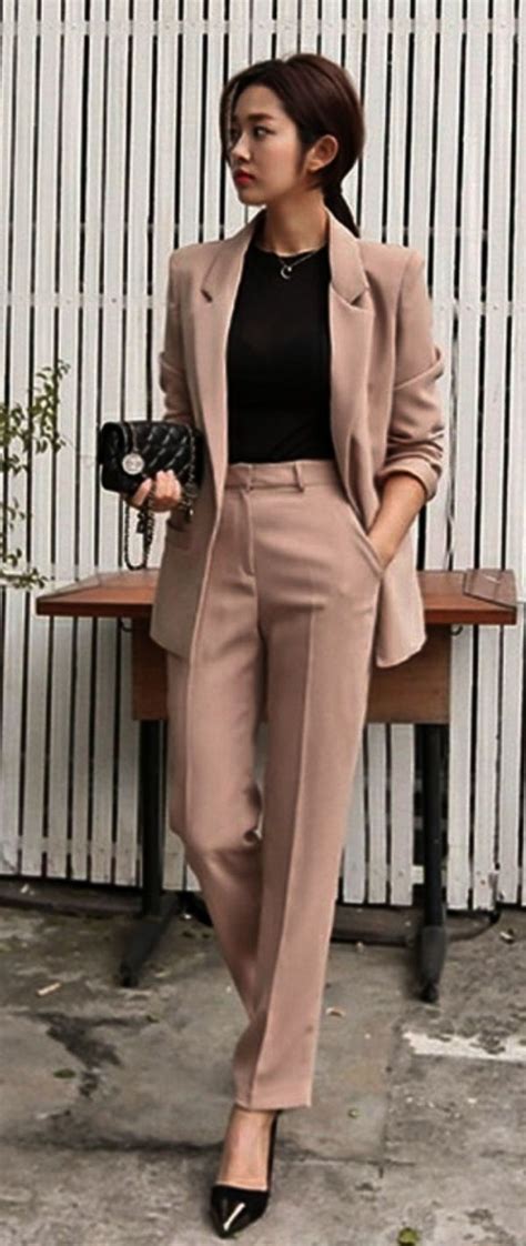 Business Outfit Ideas For Females In