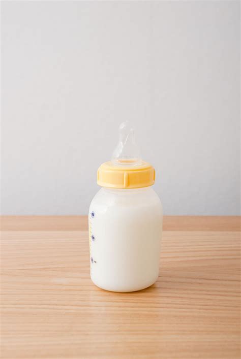 How Long Can Breast Milk Sit Out At Room Temperature