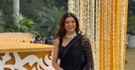 actress sushmita sen looking lovely in black saree stills latest indian hollywood movies