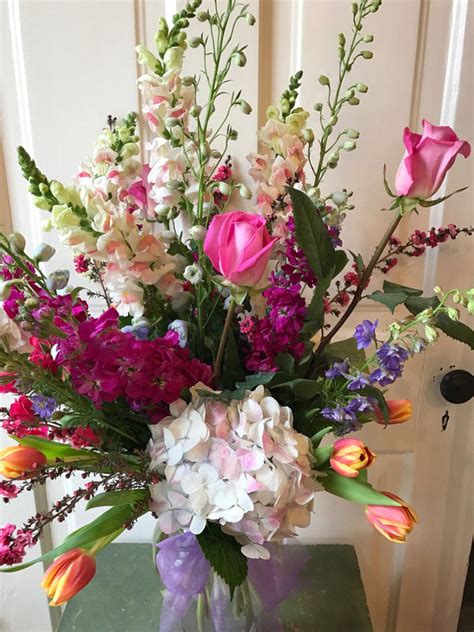 Petal Pusher Florist Order Online Send Classic Flowers