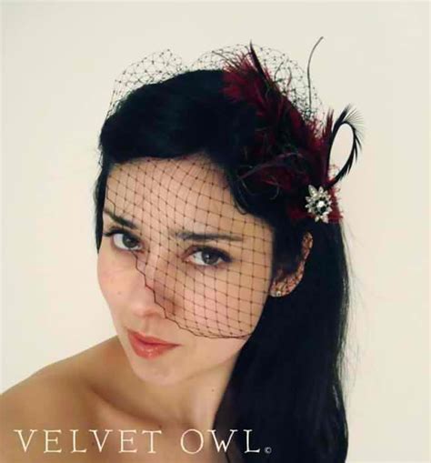 This diy birdcage bridal veil tutorial is simple and easy to make. DIY BIRDCAGE VEIL?! Is it possible??