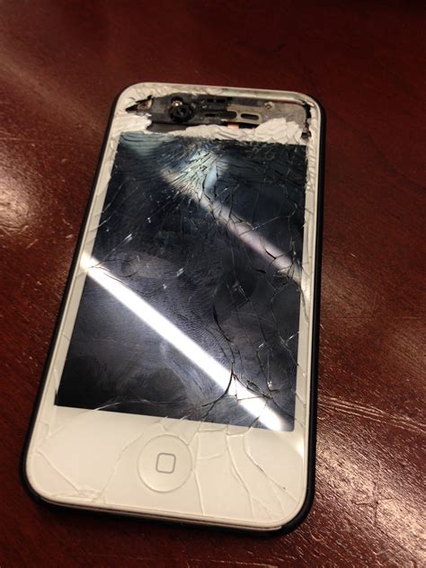 Cracked Iphone C Screen Repair Irepairuae We Come To You