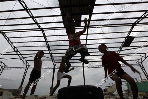 Filipino Typhoon Victims Play Destroyed Basketball Editorial Stock