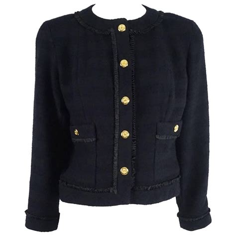 Chanel Navy Wool Classic Style Jacket With Matching Pleated Skirt 34