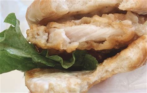 モスバーガー（mos burger）は、株式会社モスフードサービス（英称：mos food services, inc.）が展開する日本発祥のハンバーガー（ファストカジュアル）チェーン、および同店で販売されているハンバーガーの名称である。 モスバーガー 期間限定の新作サワーチキン南蛮＆復活チキン ...