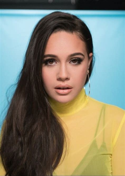 Pin By Colour Horanmiller On Bea Miller Bea Miller Celebrity Singers Pretty Face