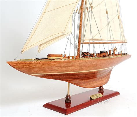 Endeavour Americas Cup Yacht Wood Model Sailboat 24 Uk Challenger