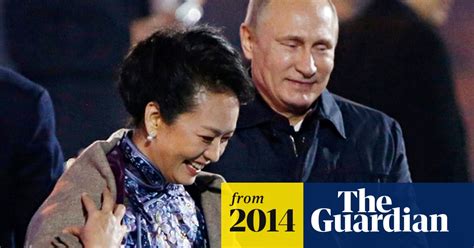 Vladimir Putins Shawl Gesture To Leaders Wife Covered Up By Chinese