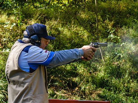 Jerry Miculeks 8 Must Know Tips For Carrying A Wheelgun