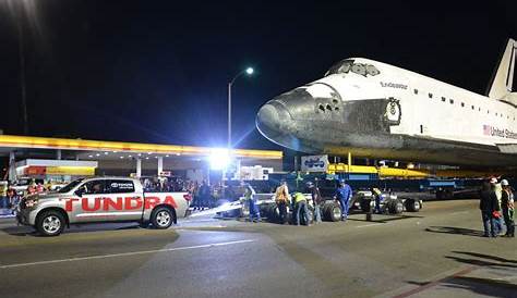 toyota tundra pulls space shuttle