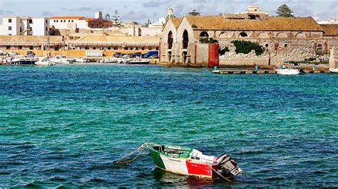 Larcipelago Delle Isole Egadi Favignana Levanzo E Marettimo Sicily