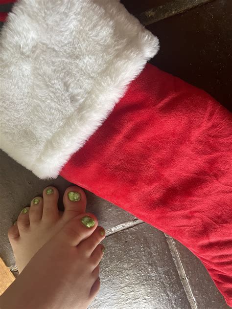 Santa Baby 🎄🎅🏼 Fun With Feet